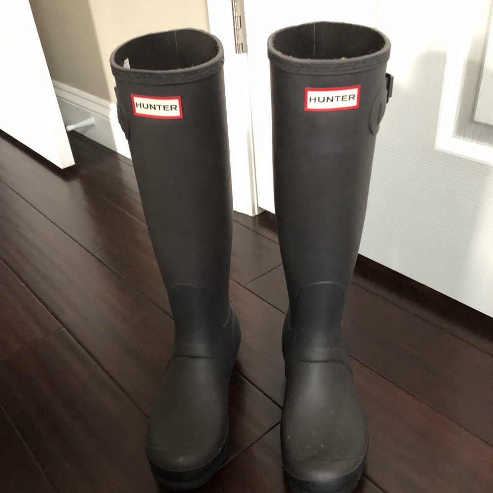 Hunter brand rain boots size 7